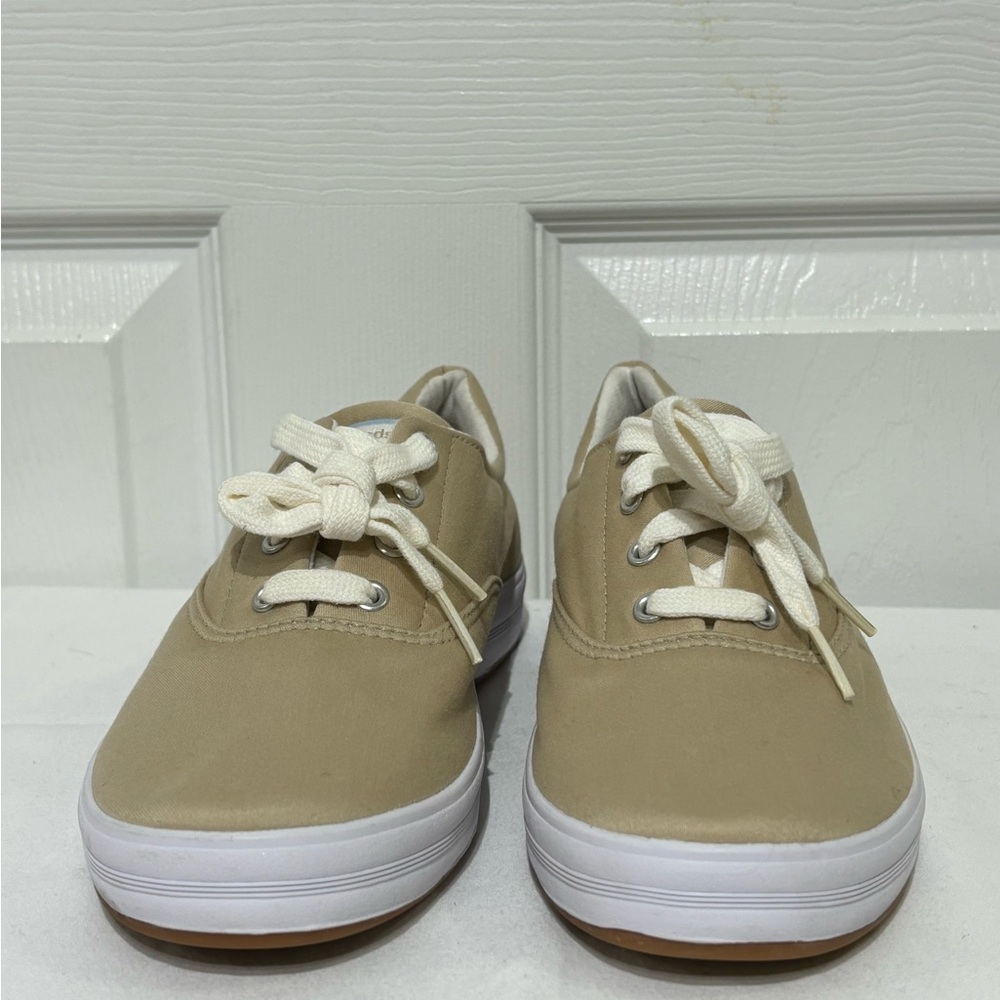 Like new Keds Beige/Tan Lace-Up Sneakers